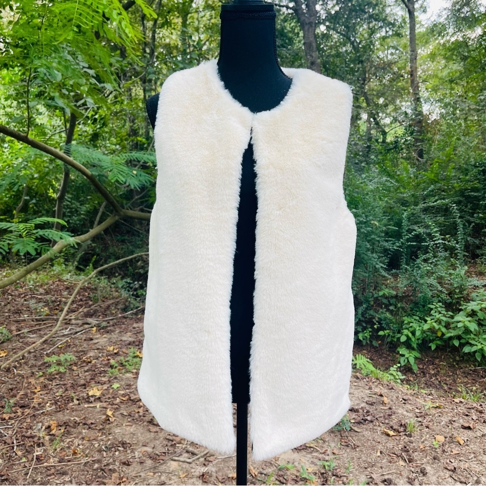 Matilda Jane Faux Fur Ivory Vest Size Small